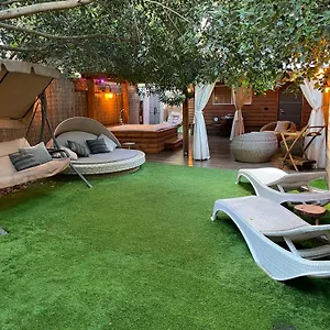 Private Garden House בית נופש